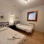 B49 - Bajo Con Jardin Peguera - Villmor * Benasque