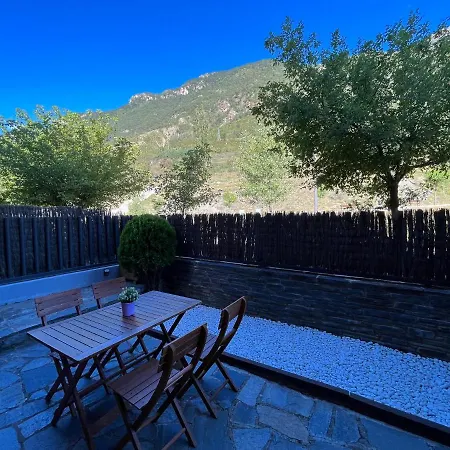 B49 - Bajo Con Jardin Peguera - Villmor * Benasque